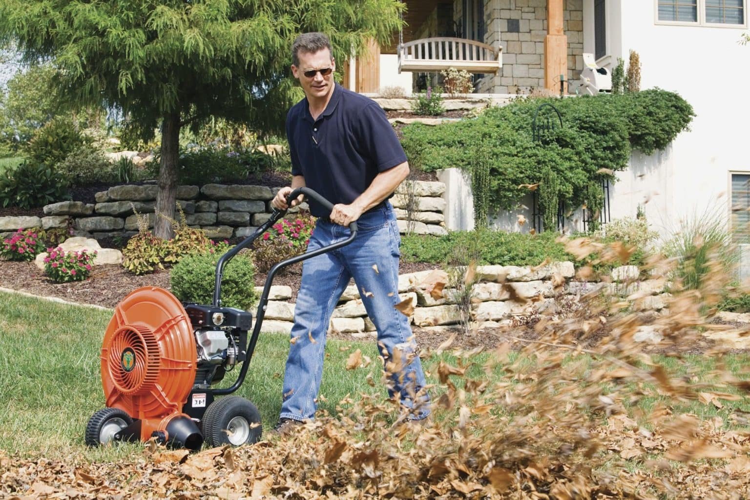 GUIDE TO LEAF BLOWERS Godfreys of Sevenoaks | GUIDE TO LEAF BLOWERS