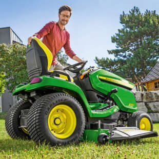 John Deere X590
